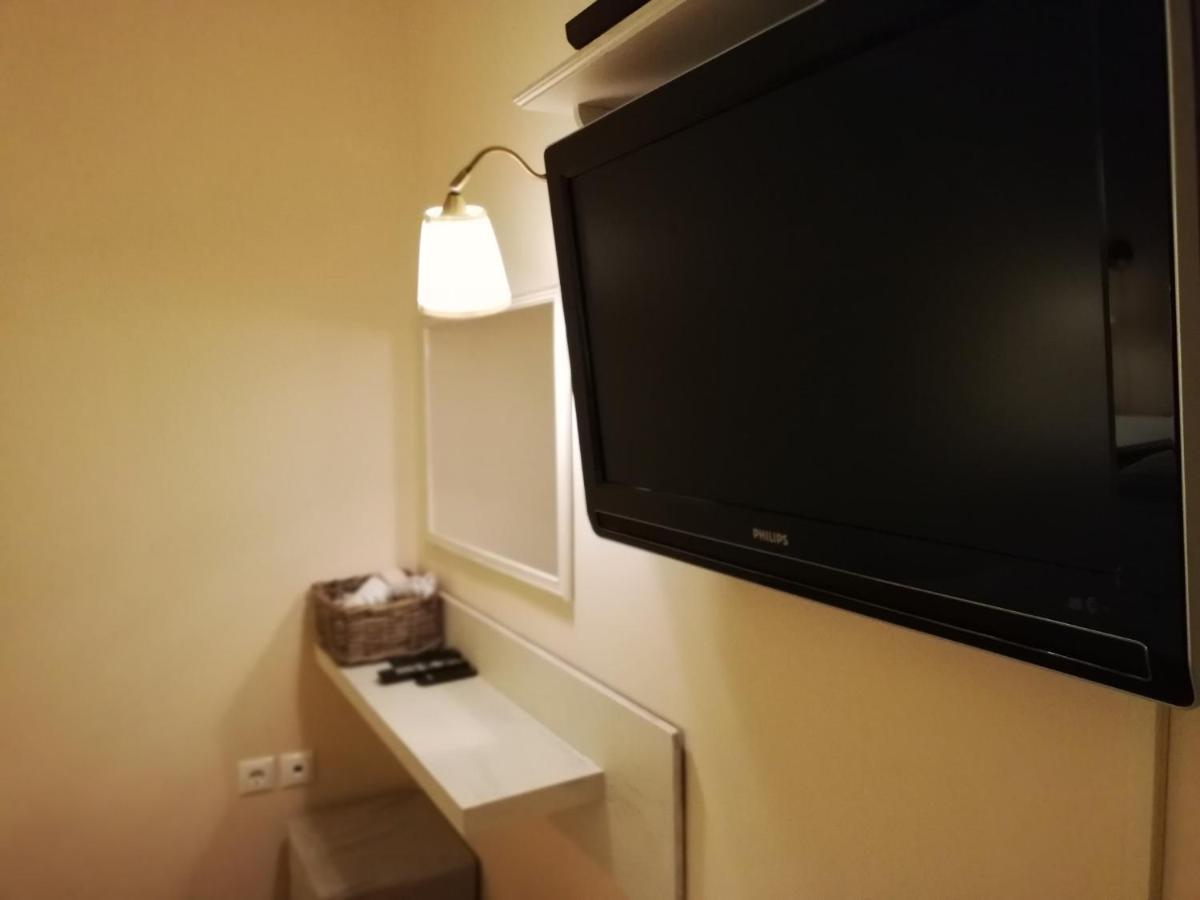 Villa Lux House Next To The Airport Of Athens. Transport 24H Artemida  Esterno foto